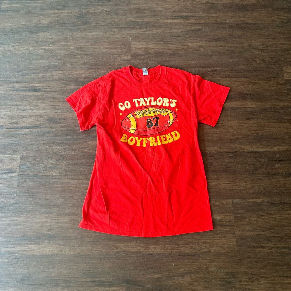 Gildan Red Graphic Tee - Go Taylor's Boyfriend